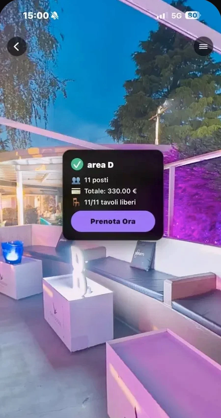 Tour 360° di un locale nell’app pierre, con l’area D selezionata: 11 posti, 330 €, 11 tavoli liberi